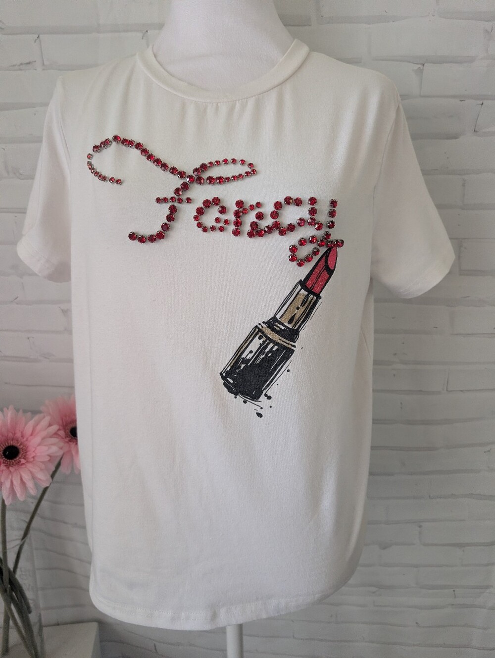 Ontwelfth - Lipstick Graphic Tee with Red Gem Detail